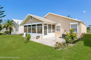 910 Cross Lake Dr, Melbourne, FL 32901 - Photo 3