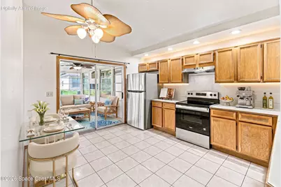910 Cross Lake Drive, Melbourne, FL 32901 - Photo 7