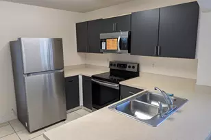 745 Luminary Cir, Melbourne, FL 32901 - Photo 3