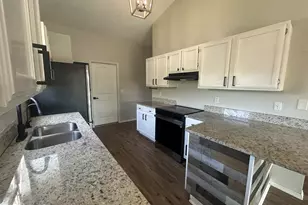 615 7 Gables Cir SE, Palm Bay, FL 32909 - Photo 5