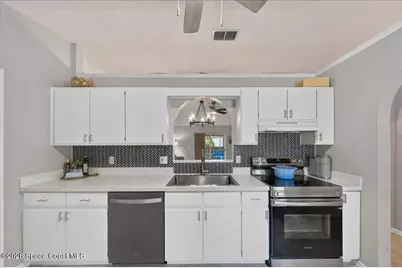1552 Vista Lake Circle, Melbourne, FL 32904 - Photo 5