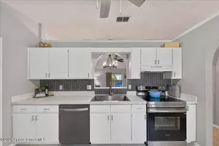 1552 Vista Lake Cir, Melbourne, FL 32904 - Photo 5