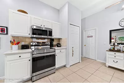 2130 Stratford Pointe Drive, West Melbourne, FL 32904 - Photo 11