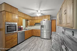 2414 Greenway Dr, Melbourne, FL 32901 - Photo 7
