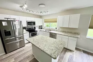 1259 Cambo Ct NE, Palm Bay, FL 32905 - Photo 5