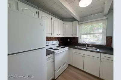 2204 Ponce De Leon Circle #3, Vero Beach, FL 32960 - Photo 11