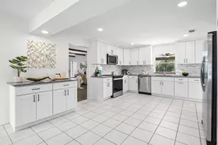 5215 Pina Vista Dr, Melbourne, FL 32934 - Photo 3