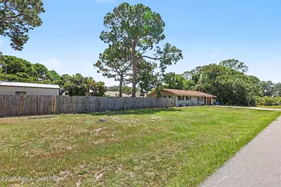 953 Cherokee Road SE, Palm Bay, FL 32909 - Photo 5