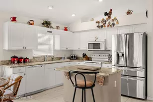 3672 Shawnee Ln, Melbourne, FL 32901 - Photo 11