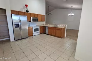 1020 Venetian Dr, Melbourne, FL 32904 - Photo 3