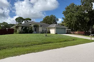 704 Elmont St NW, Palm Bay, FL 32907 - Photo 3