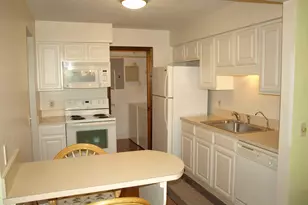 9015 Manchester Ln, Melbourne, FL 32904 - Photo 9