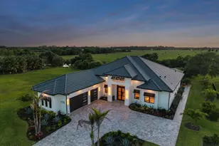 1023 W Polo Grounds Dr, Vero Beach, FL 32966 - Photo 1
