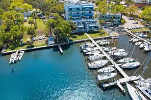 1208 E River Dr, Melbourne, FL 32901 - Photo 1