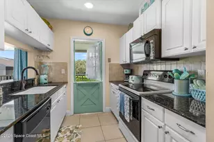 3209 S Lakeview Cir, Fort Pierce, FL 34949 - Photo 11