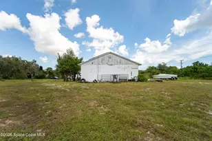 6715 Whispering Pines Ln, Grant-Valkaria, FL 32949 - Photo 9