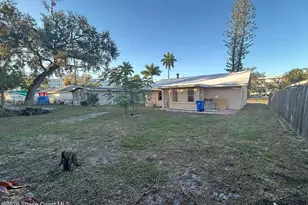 218 3rd Ave E, Bradenton, FL 34207 - Photo 3
