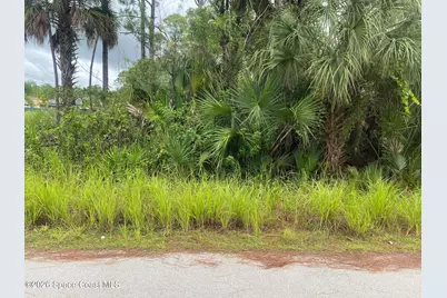 427 SW Garnet Street SW, Palm Bay, FL 32908 - Photo 1