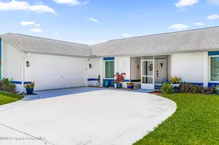 2047 Bottlebrush Dr, Melbourne, FL 32935 - Photo 5