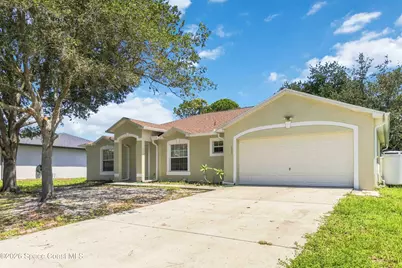 133 Hilton Avenue NW, Palm Bay, FL 32907 - Photo 3