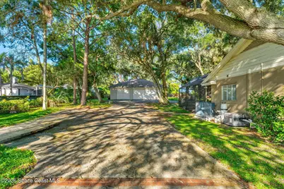925 N Indian River Drive, Cocoa, FL 32922 - Photo 3