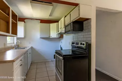 2310 Canterbury Lane, Melbourne, FL 32935 - Photo 19