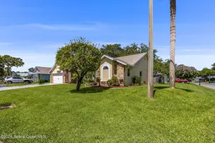 2220 Plantation Dr, Melbourne, FL 32935 - Photo 3