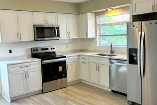 1554 Hillcrest Dr, Melbourne, FL 32935 - Photo 3