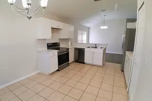 1261 Olde Bailey Ln, West Melbourne, FL 32904 - Photo 3