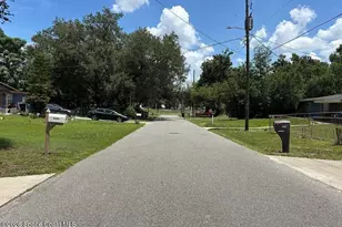 4223 E Sandalwood Cir S, Tampa, FL 33617 - Photo 5