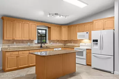 735 Pineda Avenue NE, Palm Bay, FL 32907 - Photo 11