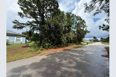 481 Old Road SW, Palm Bay, FL 32908 - Photo 5