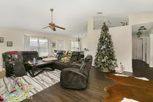 382 Hatcher St SE, Palm Bay, FL 32909 - Photo 5