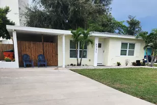 6731 Hibiscus Ave S, Saint Petersburg, FL 33705 - Photo 3