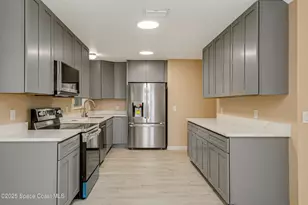 2356 Lakeview Dr, Melbourne, FL 32935 - Photo 17