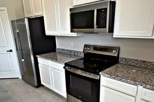 1685 Kendall Pointe Pl, Melbourne, FL 32935 - Photo 5