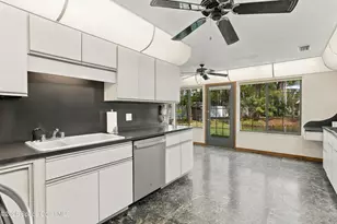 837 Greenwood Manor Cir, West Melbourne, FL 32904 - Photo 9