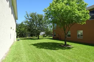 1020 Venetian Dr, Melbourne, FL 32904 - Photo 17