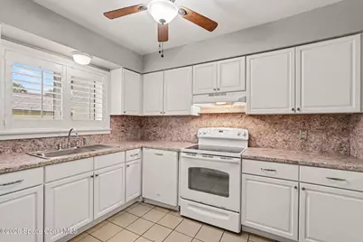 201 Sixth Avenue #E, Melbourne Beach, FL 32951 - Photo 11