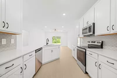 1024 Tevis Street SE, Palm Bay, FL 32909 - Photo 9
