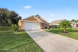 301 Bougainvillea St NW, Palm Bay, FL 32907 - Photo 3