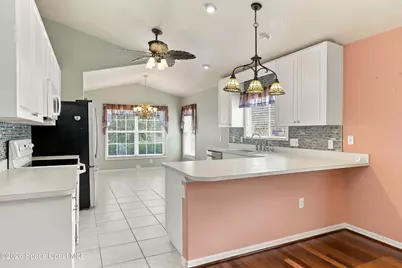 3642 Shawnee Lane, Melbourne, FL 32901 - Photo 7