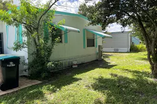 1019 NE Moonlight Ct NE, Palm Bay, FL 32907 - Photo 3