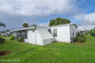 959 Laurel Cir, Barefoot Bay, FL 32976 - Photo 7
