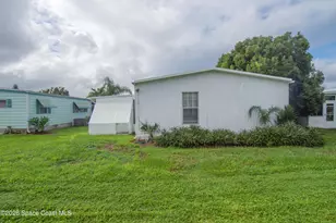 959 Laurel Cir, Barefoot Bay, FL 32976 - Photo 5