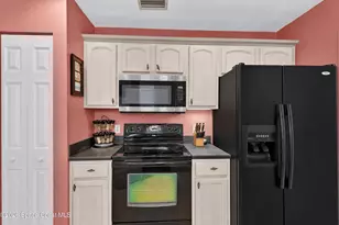 621 7 Gables Cir SE, Palm Bay, FL 32909 - Photo 9