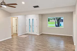 1240 Coventry Cir, Melbourne, FL 32904 - Photo 3