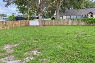 1240 Coventry Cir, Melbourne, FL 32904 - Photo 17