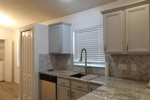 3685 Kestrel Ct, Melbourne, FL 32934 - Photo 9