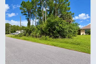 2801 Foxglove Avenue SW, Palm Bay, FL 32908 - Photo 3
